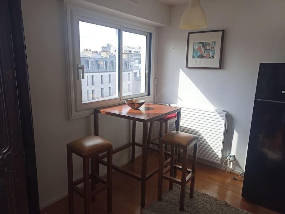 パリVue Sur Le Sacre Coeur Montmartreアパートメント エクステリア 写真